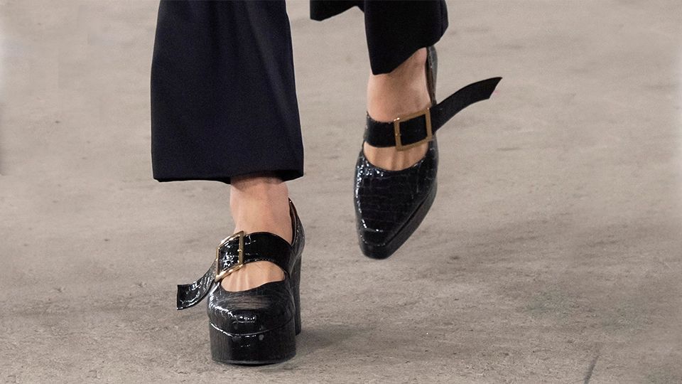 Xu hướng giày 2022 - Top 5 Trend Giày Nữ 2022