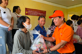 Công ty TNHH Dược phẩm Pro Cuộc Sống Xanh hướng về người dân vùng lũ Trấn Yên - Yên Bái