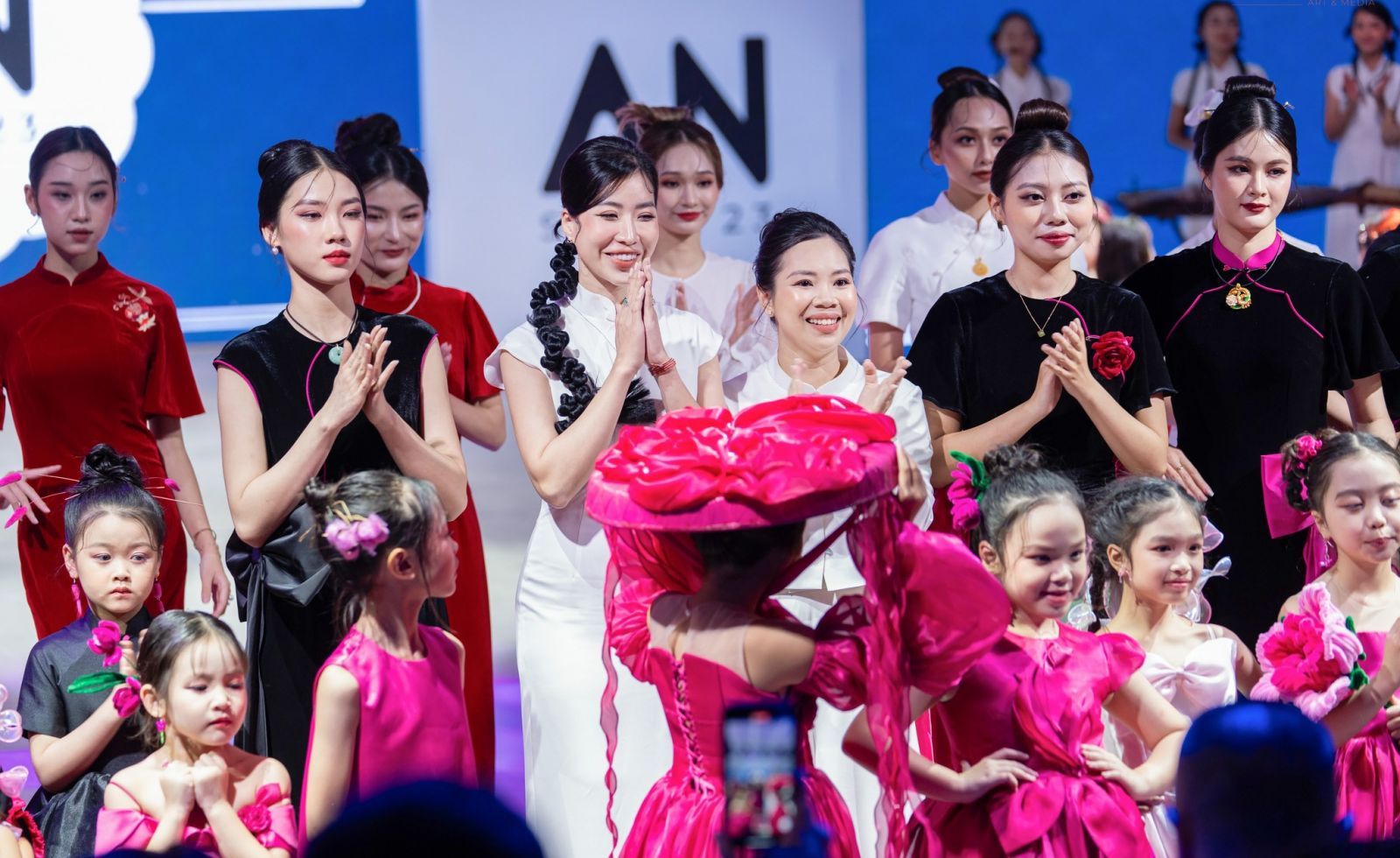 Sau siêu mẫu Xuân Lan, Eunoia by AN “kêu cứu” vì bị giả mạo, lừa tuyển mẫu nhí