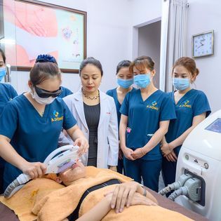 MÁY MÓC TIÊU CHUẨN HÀNG ĐẦU CHUẨN QUỐC TẾ GIÚP CÁC HỌC VIÊN CÓ CƠ HỘI TIẾP XÚC VÀ TRẢI NGHIỆM VỚI CÁC CÔNG NGHỆ HIỆN ĐẠI BẬC NHẤT HIỆN NAY