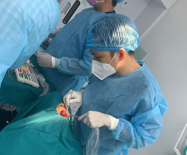 Lý Do & Lợi Ích Của Trồng Răng Implant Tại Nha Khoa Á Đông