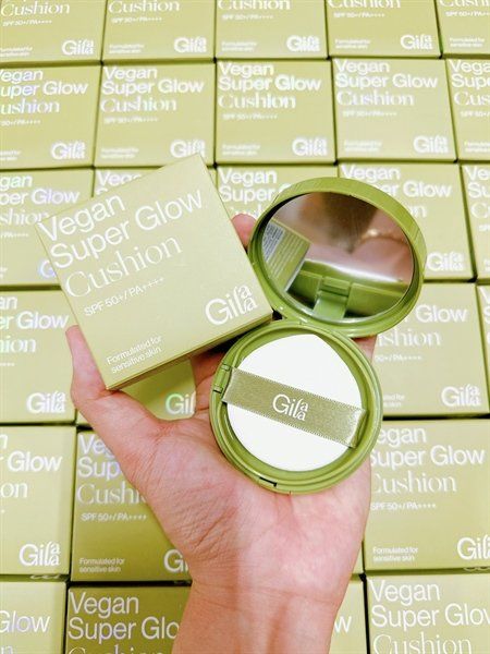 Phấn nước trang điểm che phủ tốt, giúp da căng bóng hoàn hảo Gilaa Vegan Super Glow Cushion SPF50+/PA++++ 15gr