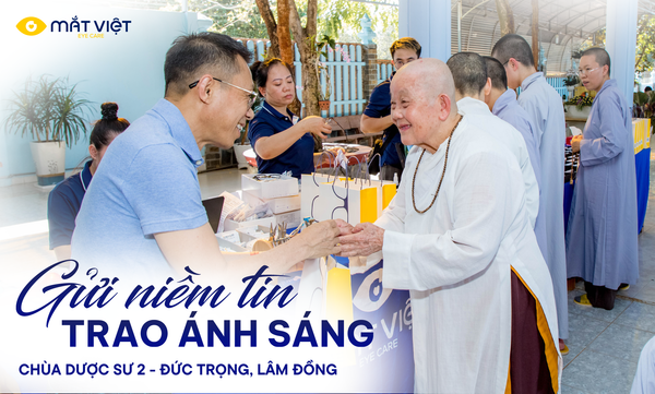Kiểm tra thị lực và trao hơn 300 cặp kính tại Đức Trọng