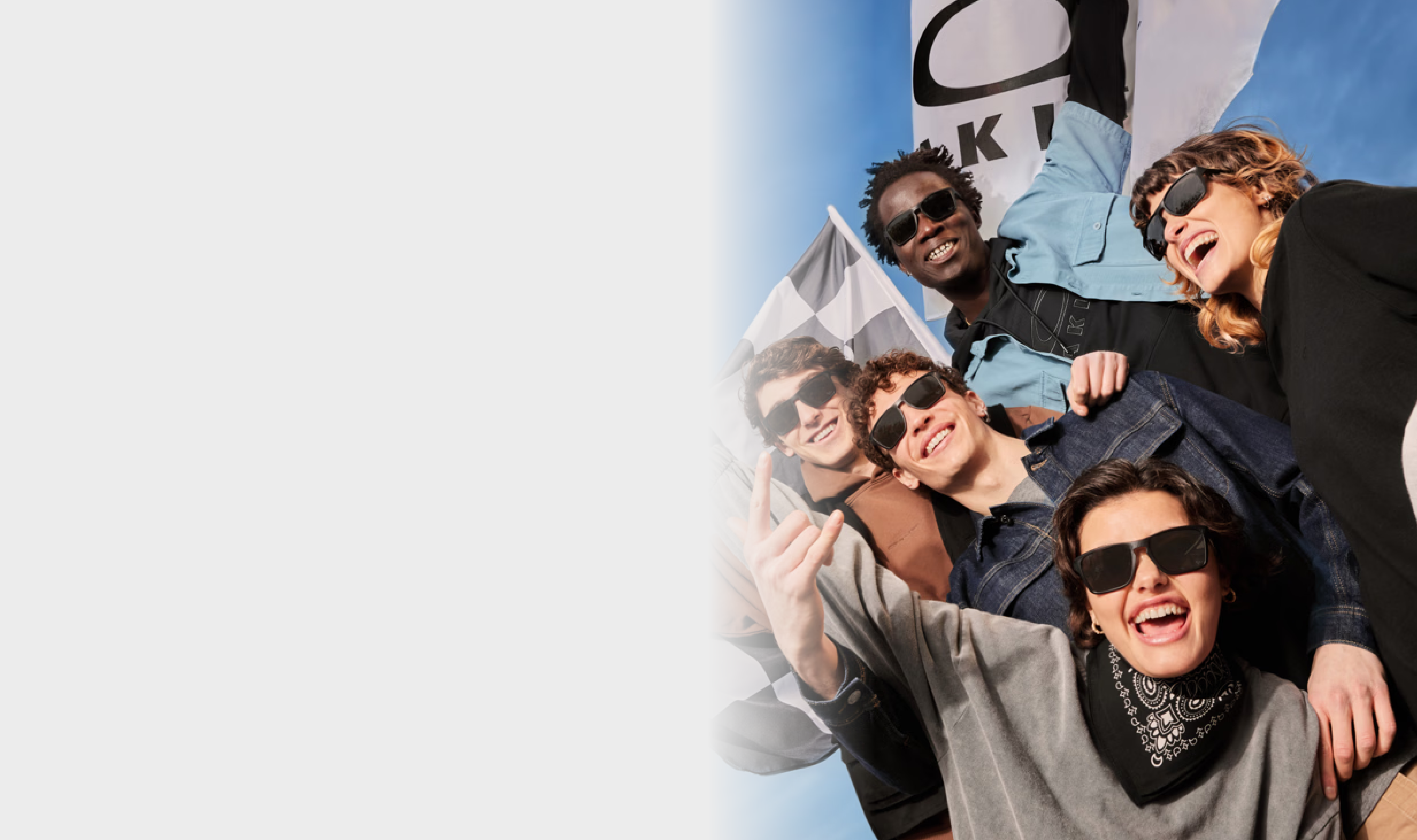 Mắt kính thương hiệu OAKLEY