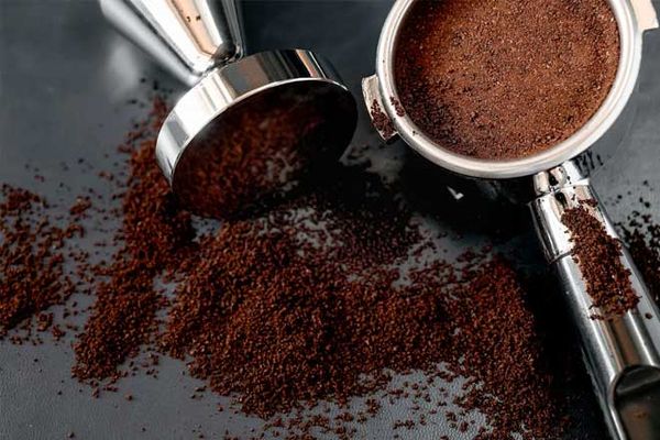 vì sao nên tẩy tế bào chết bằng bã cà phê