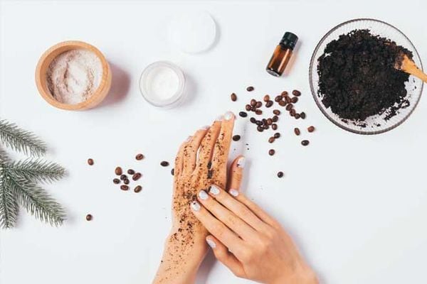 vì sao nên tẩy tế bào chết bằng bã cà phê