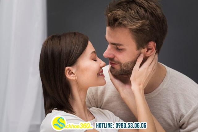 Màn dạo đầu cùng chàng với nụ hôn rực lửa