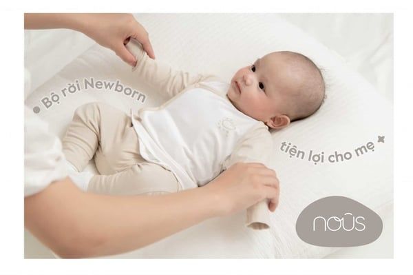 Chi tiết trên quần áo Nous Newborn tiện lợi cho mẹ