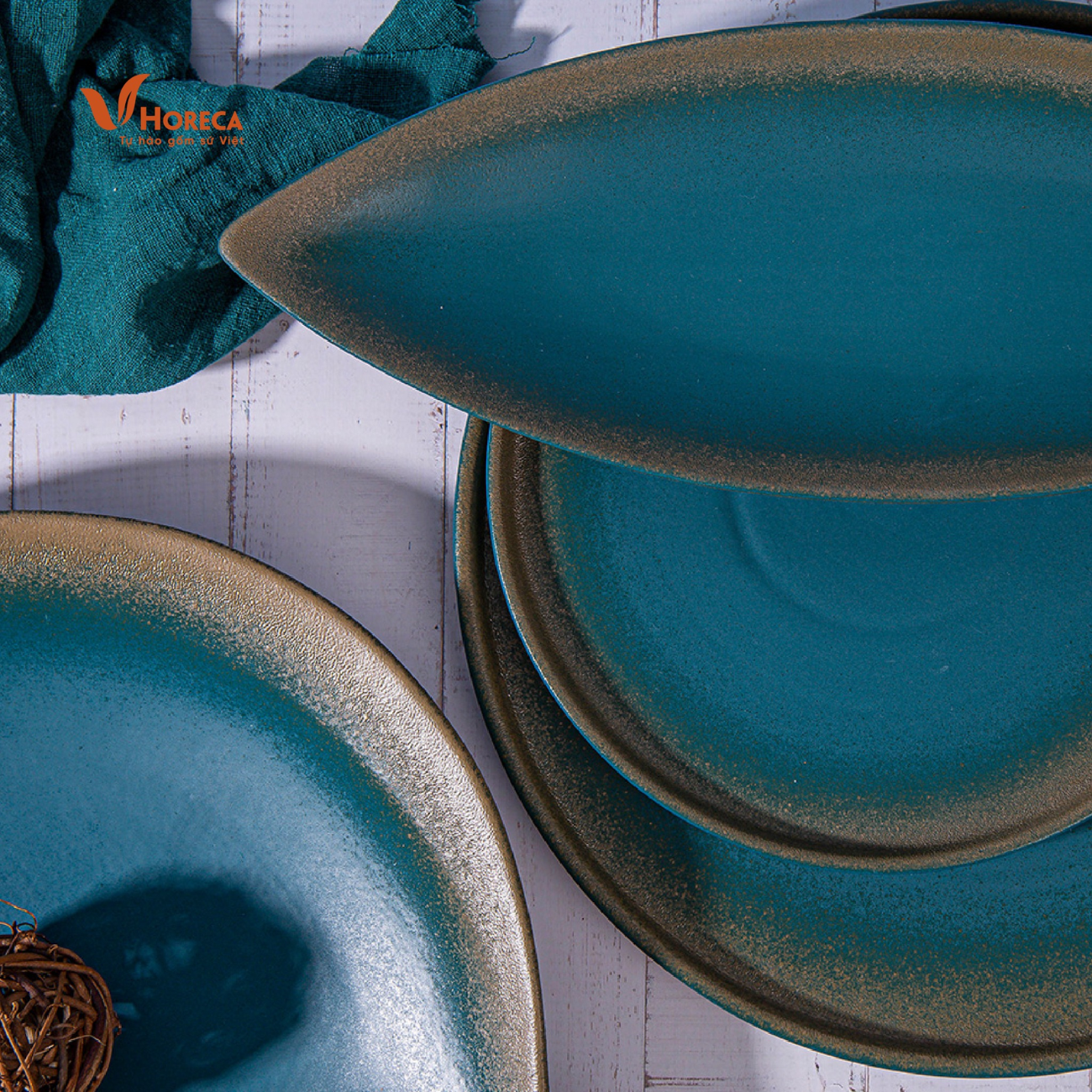 XANH NGỌC BÍCH VIỀN NÂU – VẺ ĐẸP MÊ HOẶC CỦA APHRODITE