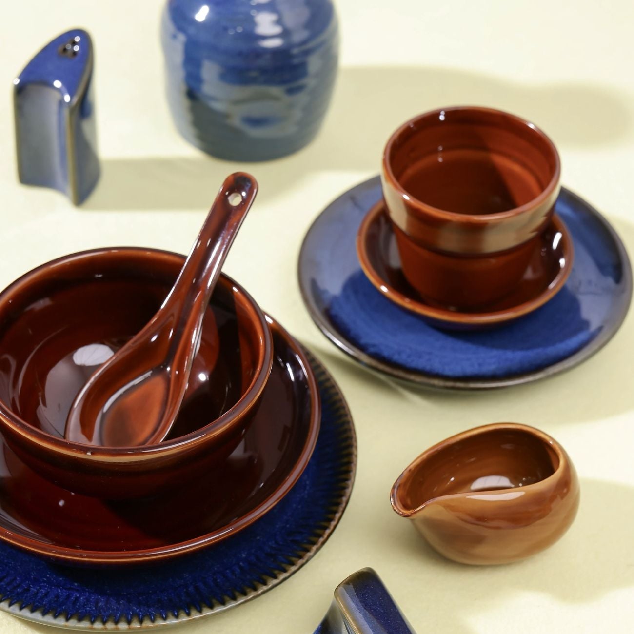 NÂU KAFFA HAY XANH SAPHIR?