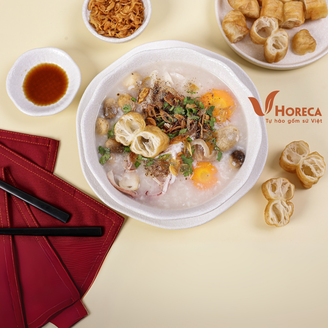 MỘT CHÚT NHẸ NHÀNG CÙNG BỘ CHÉN DĨA SEN TRẮNG.