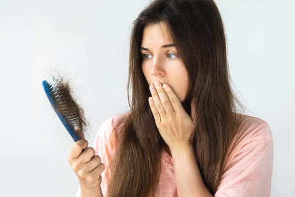 Rụng Tóc Thiếu Chất Gì? Bổ Sung Chất Gì Để Tóc Chắc Khỏe?