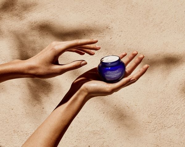 Cần dưỡng ẩm đầy đủ để da luôn căng bóng