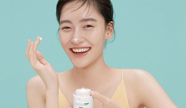 Chăm sóc da theo đúng quy trình và thường xuyên để giảm tiết dầu