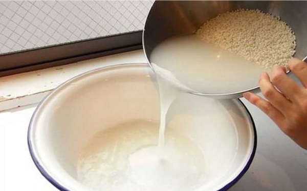 Cách làm trắng da tại nhà bằng nước vo gạo