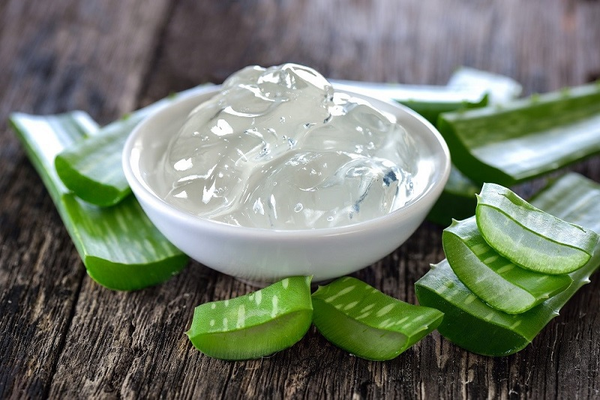 Cách làm trắng da với nha đam