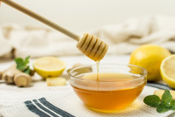 Cách làm trắng da tại nhà bằng mật ong