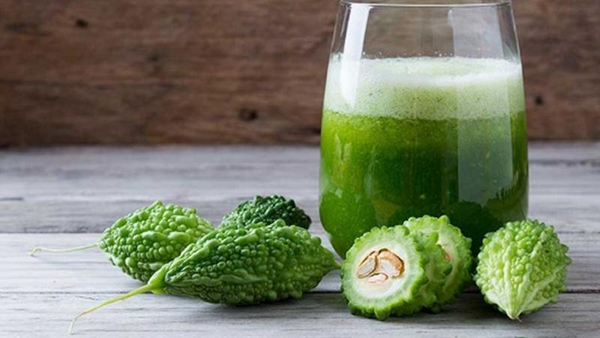 Trị mụn lưng bằng khổ qua