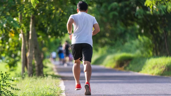 Tập thể dục đều đặn cũng là phương pháp hiệu quả giúp bạn cải thiện làn da của mình