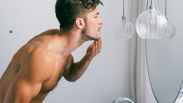 Da mặt rất nhạy cảm nên hãy chăm sóc thật cẩn thận trước và sau khi cạo râu