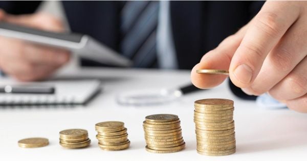 Có nên gội đầu hàng ngày không