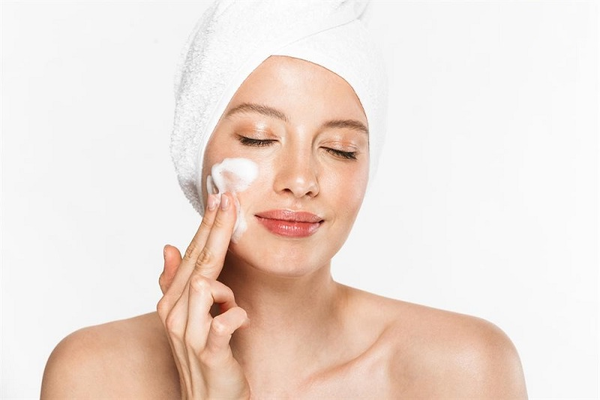 da dầu có cần dưỡng ẩm không