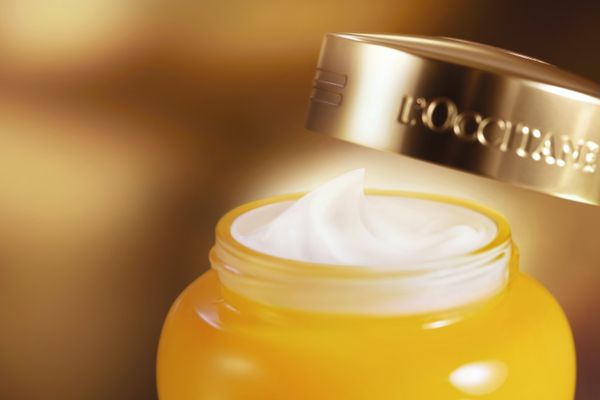 Cách thoa kem chống lão hóa bạn có thể tham khảo