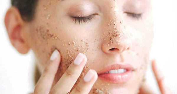 Không tẩy tế bào chết quá nhiều