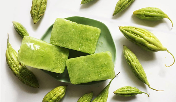 Chà nhẹ khổ qua lên vùng da bị nám sẽ giúp cải thiện hơn