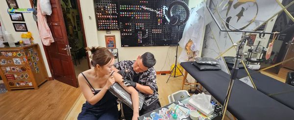 Tiệm xăm gần đây Black Bear Tattoo