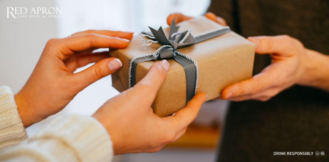 20+ món quà chia tay đồng nghiệp ý nghĩa nhất