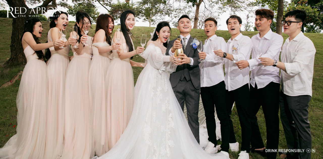 Top 20+ quà tặng đám cưới 2025 độc đáo và ý nghĩa nhất