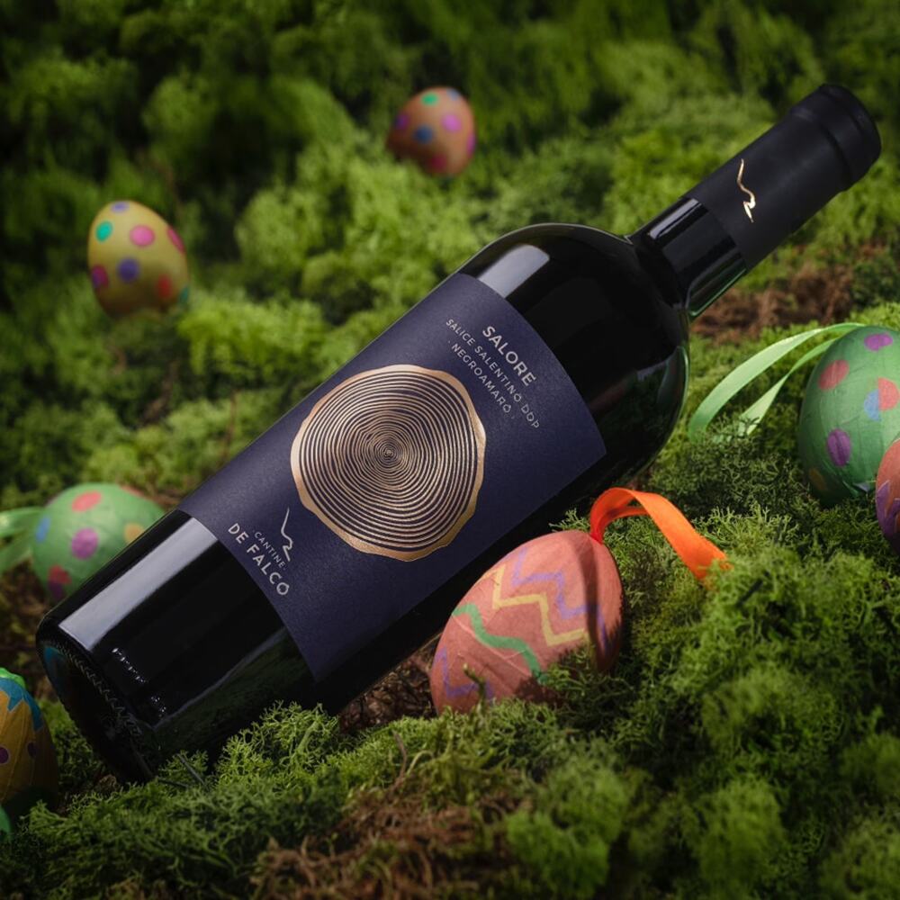 Rượu vang Cantine De Falco SALORE Salice Salentino DOP, 100% Negroamaro, phong cách đậm vị, ảnh sản phẩm chụp đứng.