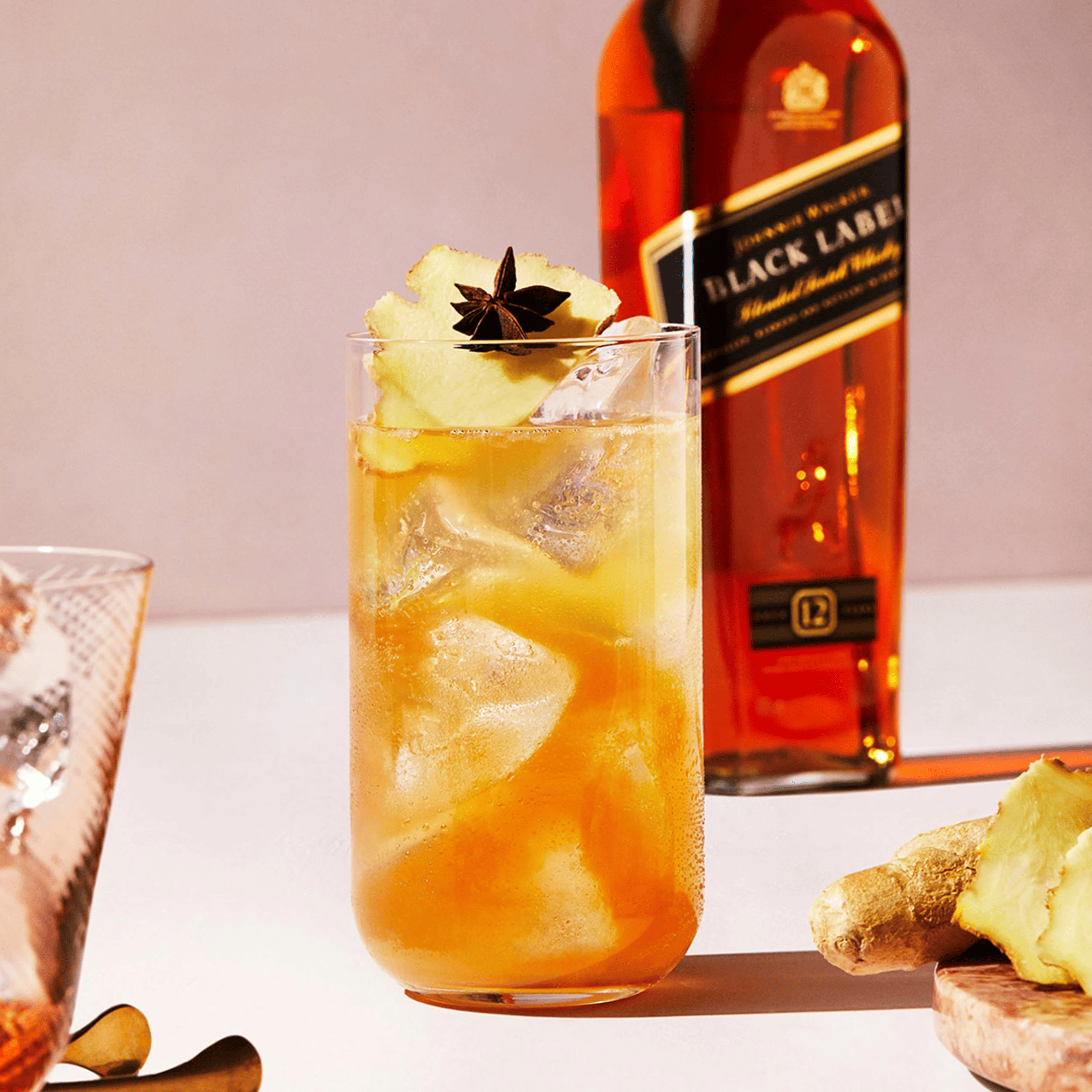 cốc rượu Black Label