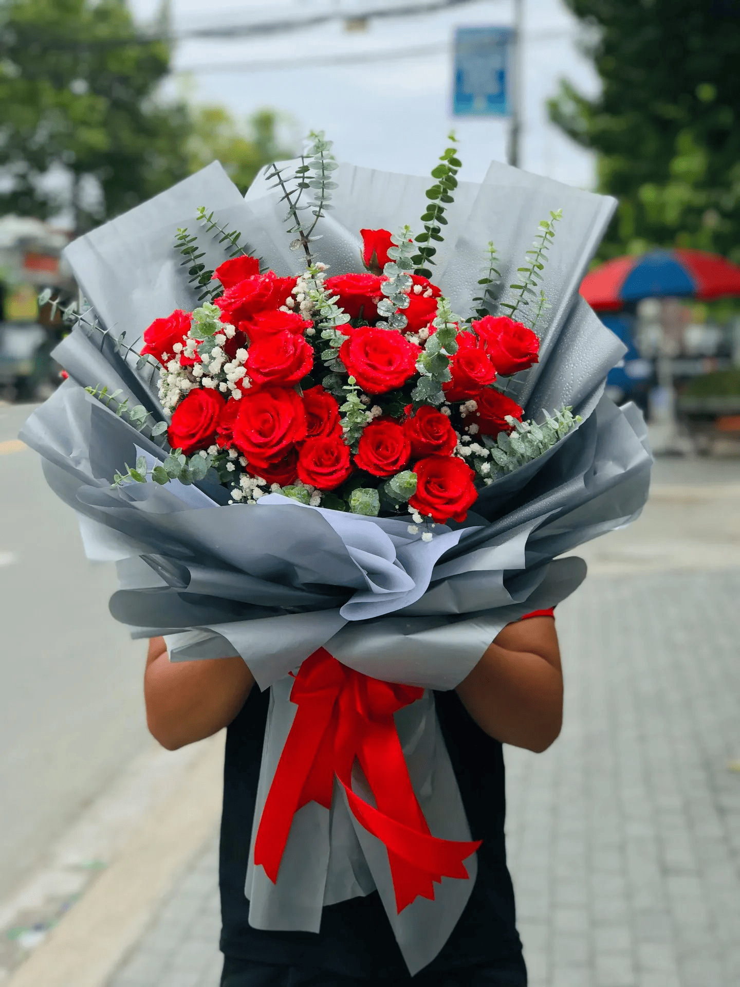 tặng hoa ngày phụ nữ Việt Nam 20/10