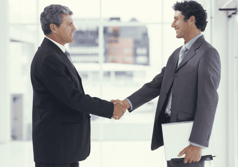 Việc tặng quà thể hiện sự tri đồng thời giúp củng cố mối quan hệ hợp tác bền vững.