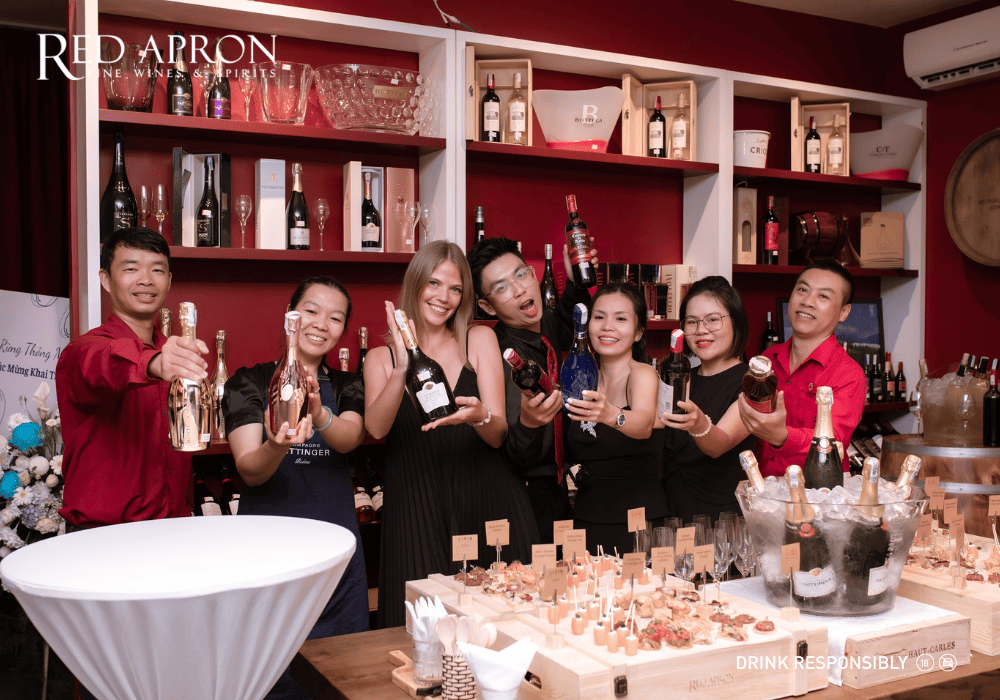 Champagne khai tiệc phù hợp