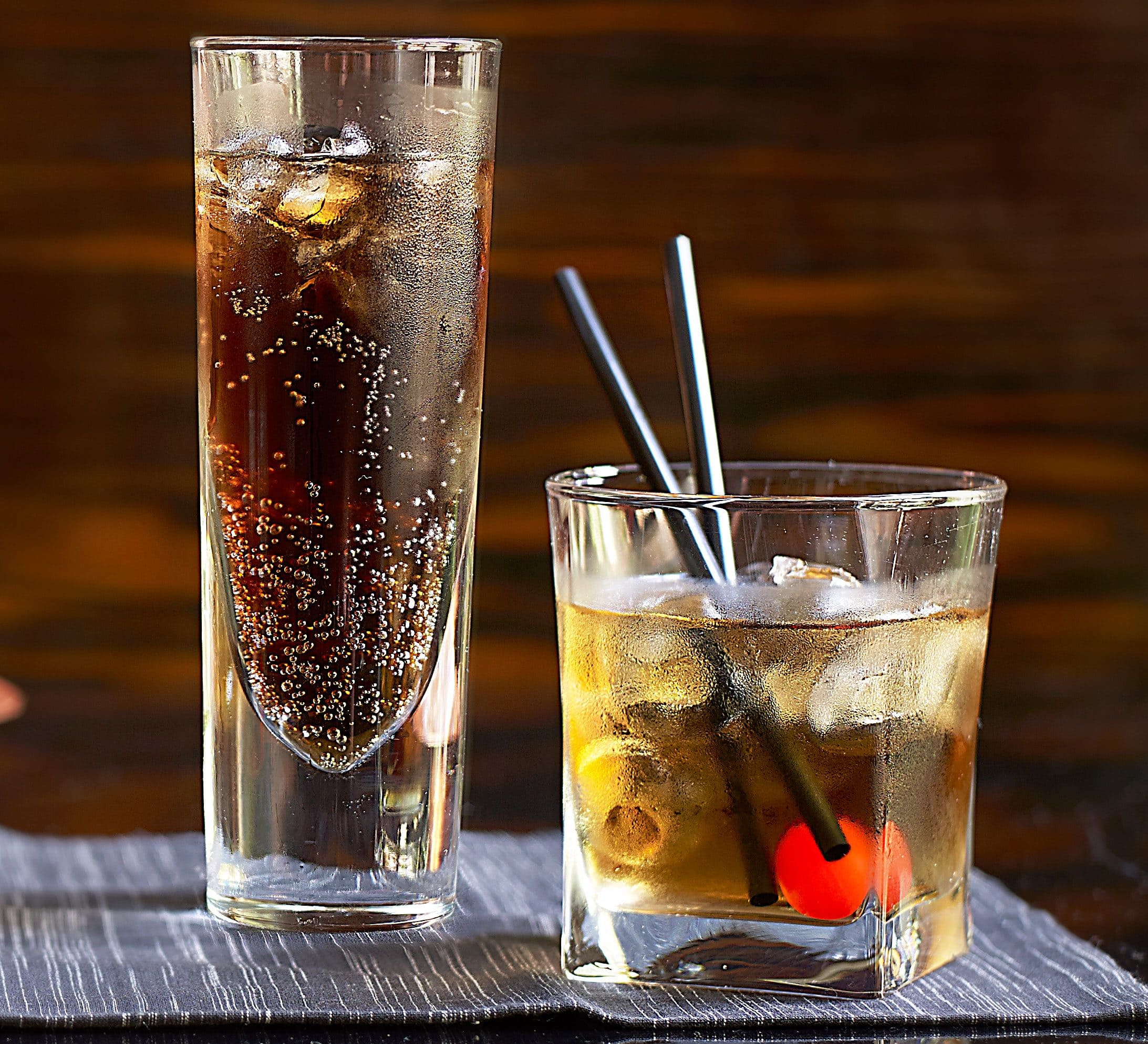 Black Russian cocktail pha từ vodka