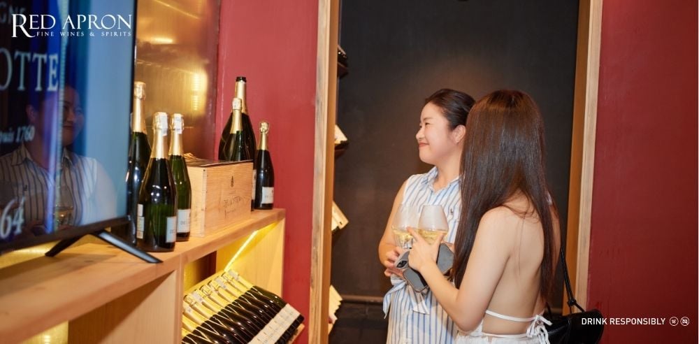 Hình ảnh cửa hàng Red Apron Vietnam, nơi phân phối rượu vang Sangiovese nhập khẩu.