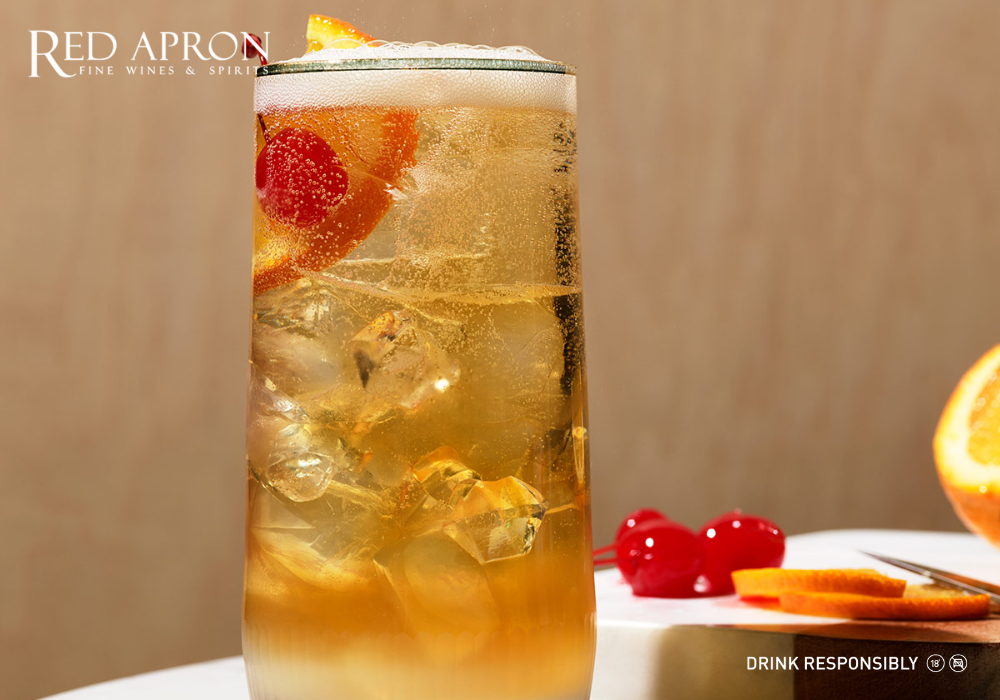 Warm and cozy whiskey cocktail for evenings – great example of what to mix with whiskey