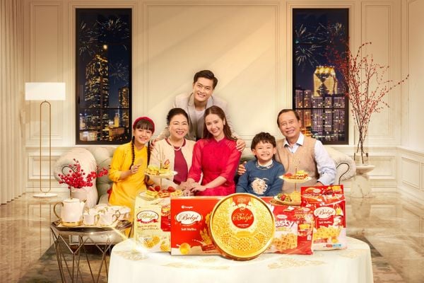 Diễn viên Huyền Lizzie cùng Belgi gửi trao thông điệp 