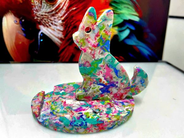 Giá đỡ điện thoại xanh: Giải pháp thân thiện với môi trường từ nhựa tái chế