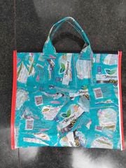 Túi xách nhựa tái chế: Sự kết hợp hoàn hảo giữa thời trang và bảo vệ môi trường.