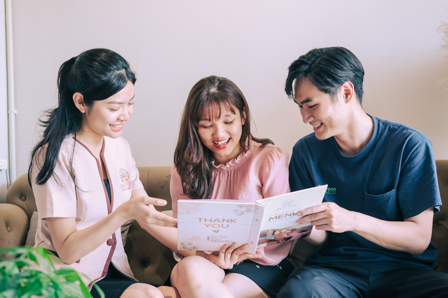 Dùng kem chống nắng kể cả trời mưa để tránh tia UV