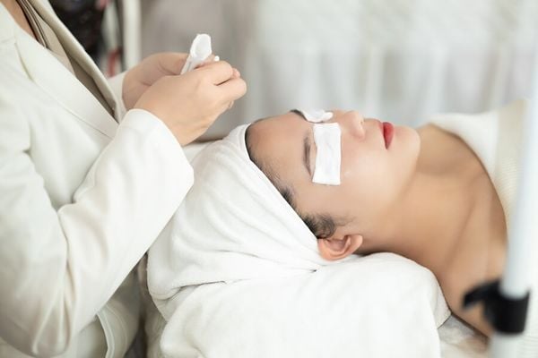 Quy trình chăm sóc da mụn hàng ngày