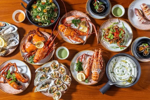 Mẫu đăng bài bán hải sản -&nbsp;Hilton Saigon Buffet Hải sản