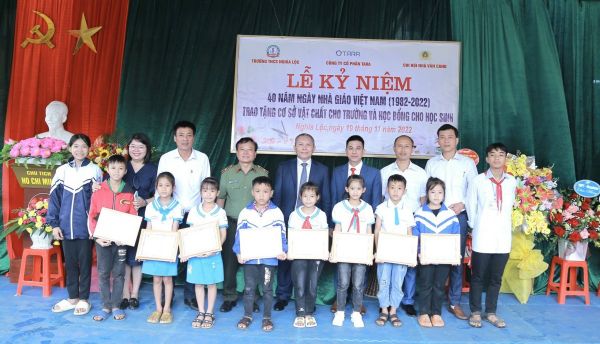 Món quà đặc biệt nhân 40 năm Ngày Nhà giáo Việt Nam 20/11