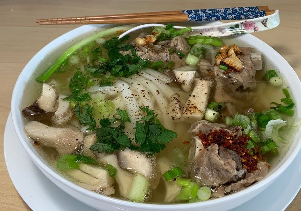 Cách nấu bánh canh sườn heo thơm ngon, ăn là ghiền