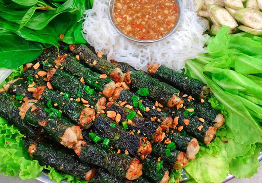 Cách làm bò cuốn lá lốt thơm nồng cho bữa cơm thêm tròn vị