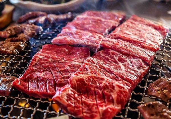 Hướng dẫn làm bò nướng than hoa mềm thơm cho tiệc ngoài trời